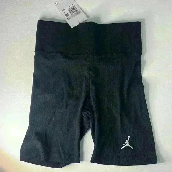 New with tags NIKE AIR JORDAN - WOMEN'S SMALL - BLACK biker tights SHORTS - Picture 1 of 2